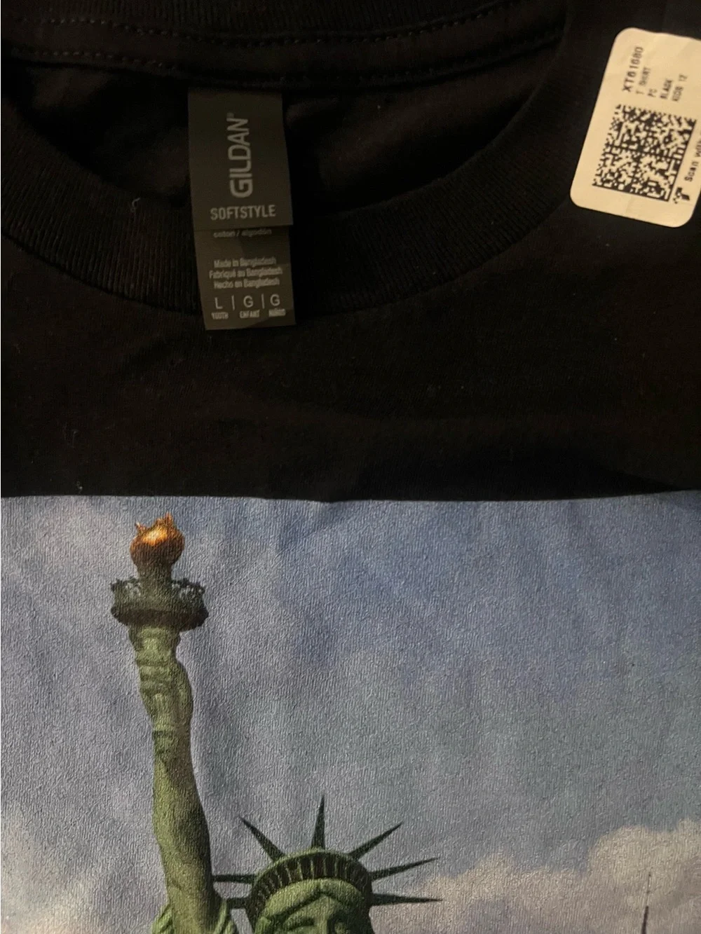 New York City Statue of Liberty T-Shirt Youth Large Black Gildan Unisex L 10/12